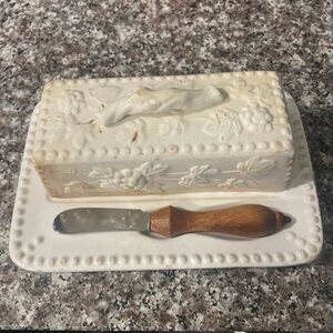 Traditional Americana by Arnart Covered Ceramic Dish /KNIFE REST  Grape Pattern